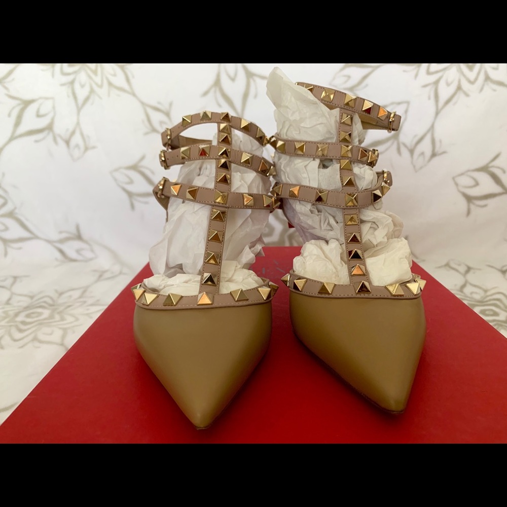 VALENTINO GARAVANI ROCKSTUD HEELS 5.5